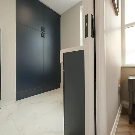 Apartment One Bedroom Flat In Southville *