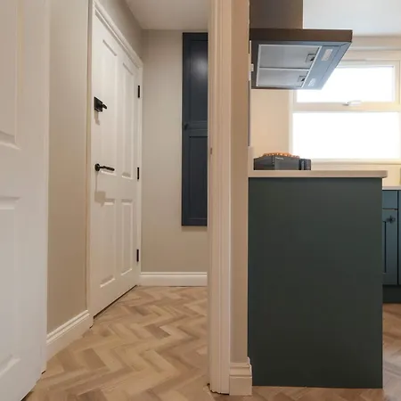 One Bedroom Flat In Southville *