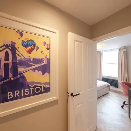 One Bedroom Flat In Southville Apartment Bristol