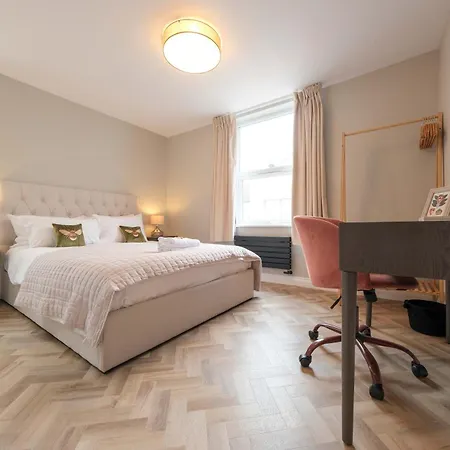 One Bedroom Flat In Southville Apartment *